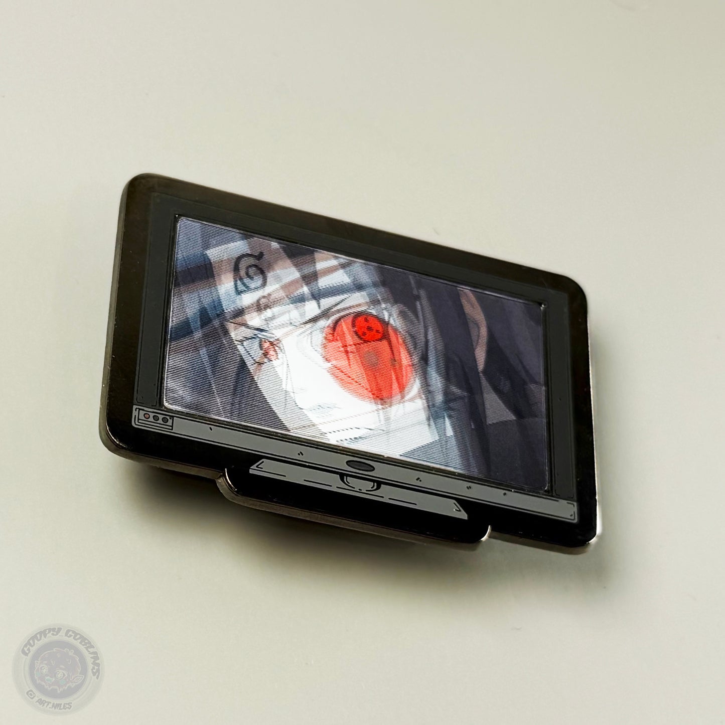 Monitor Lenticular {Naruto} Itachi Enamel Pin
