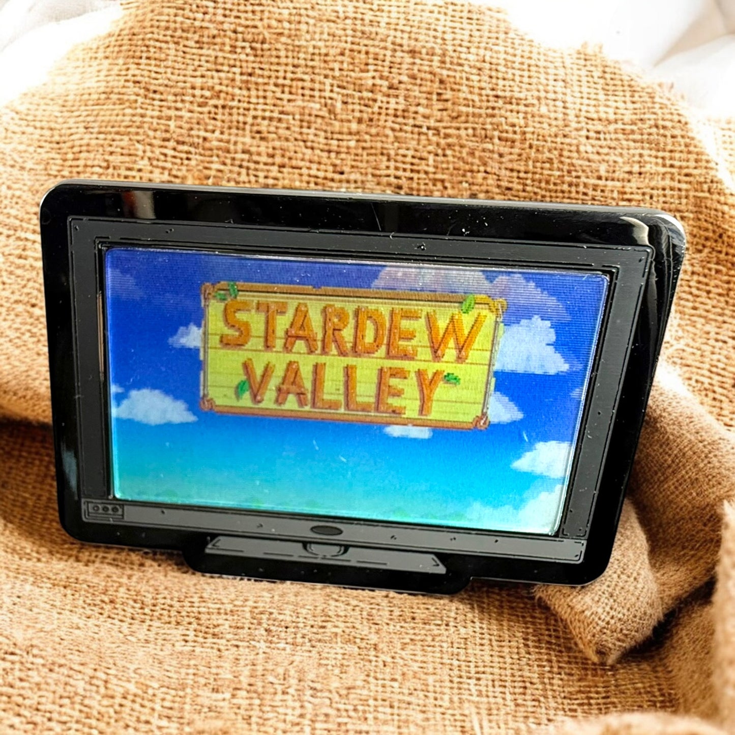 Monitor Lenticular Stardew Valley Enamel Pin