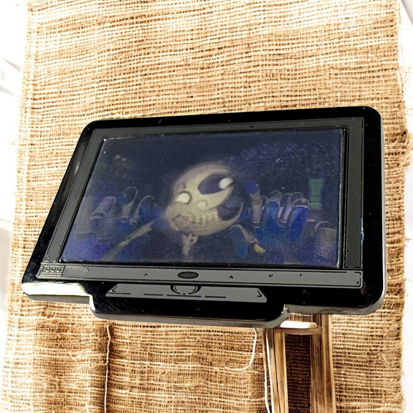 Monitor Lenticular {FNAF} Moon Enamel Pin