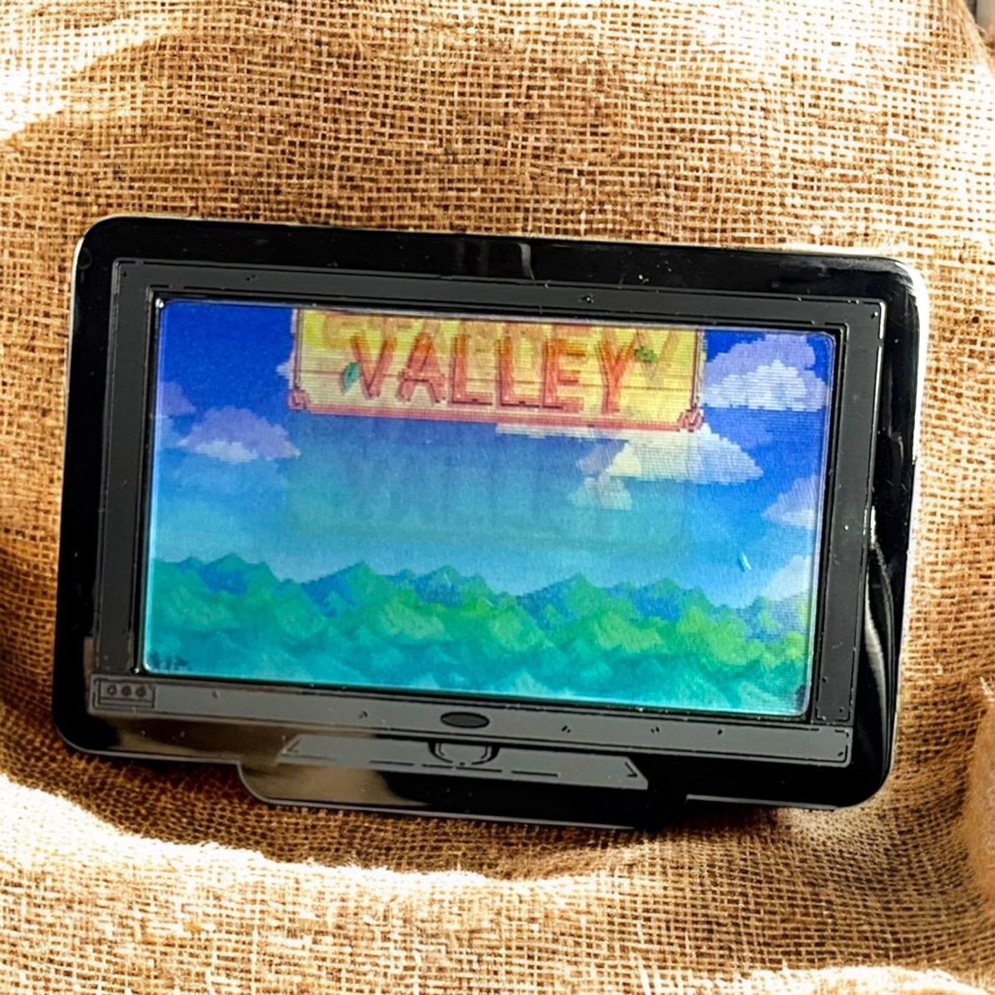 Monitor Lenticular Stardew Valley Enamel Pin