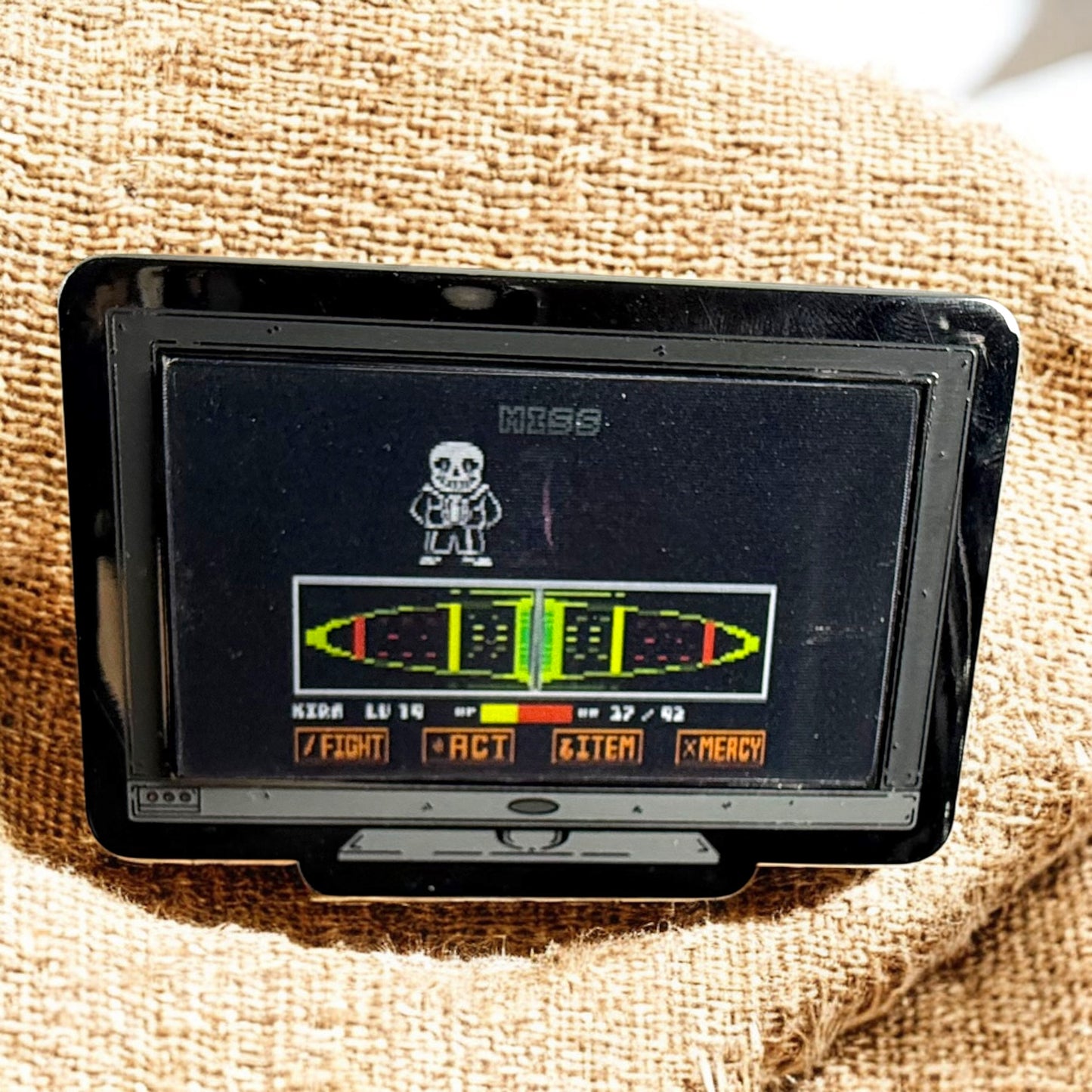 Monitor Lenticular Undertale Enamel Pin